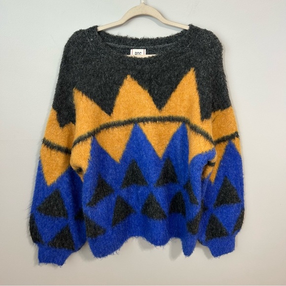 NWOT Urban Outfitters BDG Angela Fuzzy Printed Knit Oversized Crew Neck Sweater - Picture 3 of 8